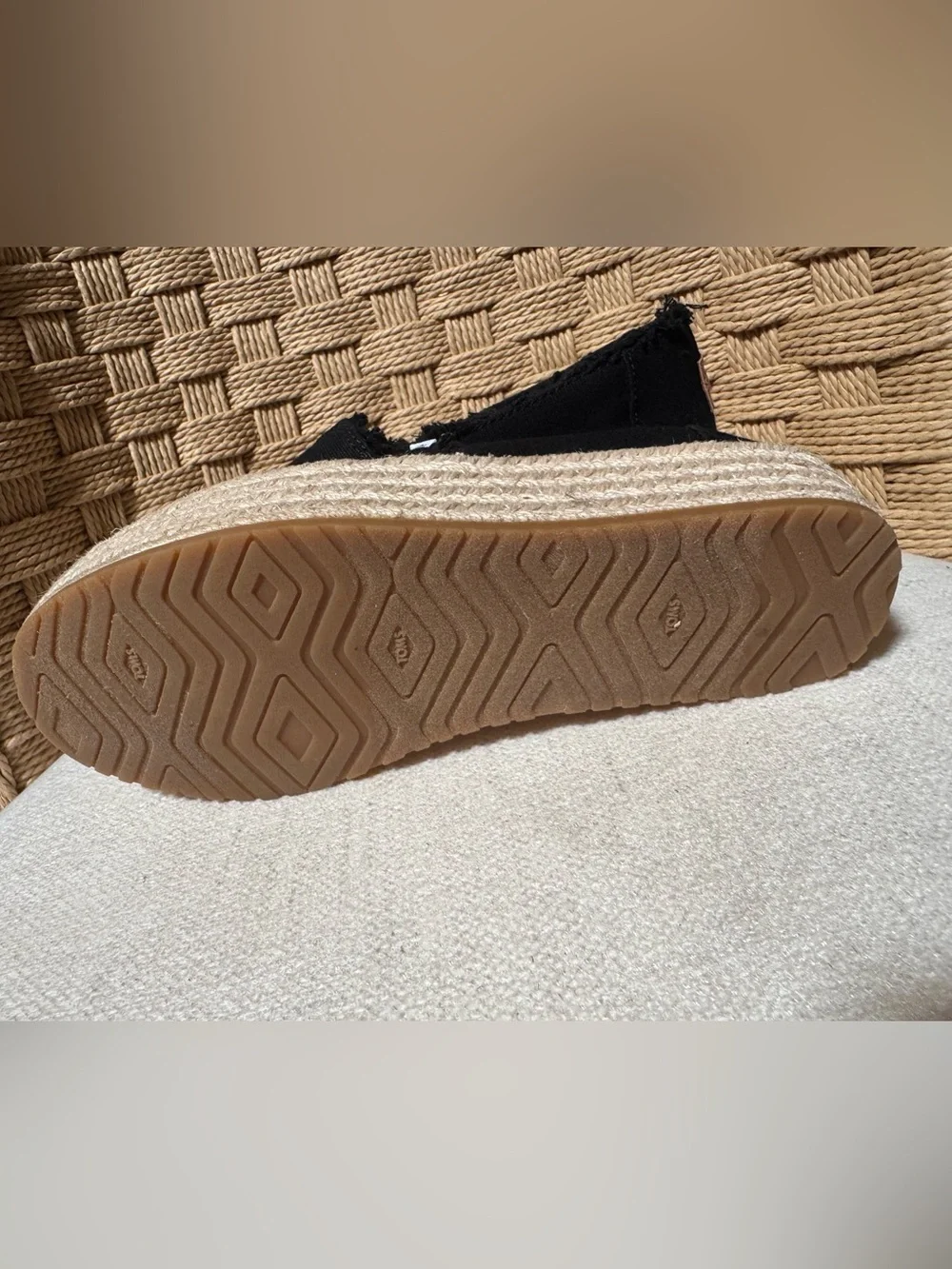 Toms Valencia Black Espadrille Platform Slip-On with Jute Sole Size 6.5